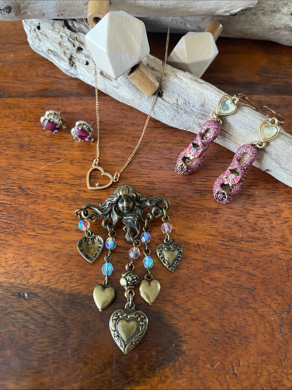 Heart shaped jewellery lot, Betsy Johnson, artistry Goldfield.